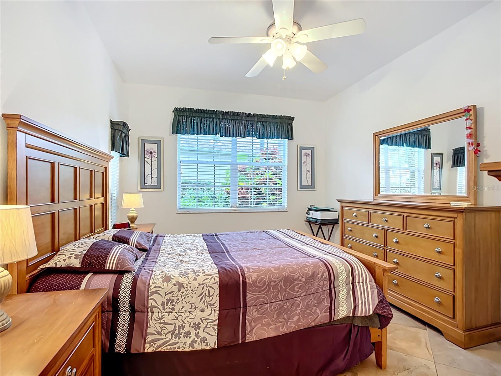 Image 5 of 51 For 8330 Glenrose Way 1610