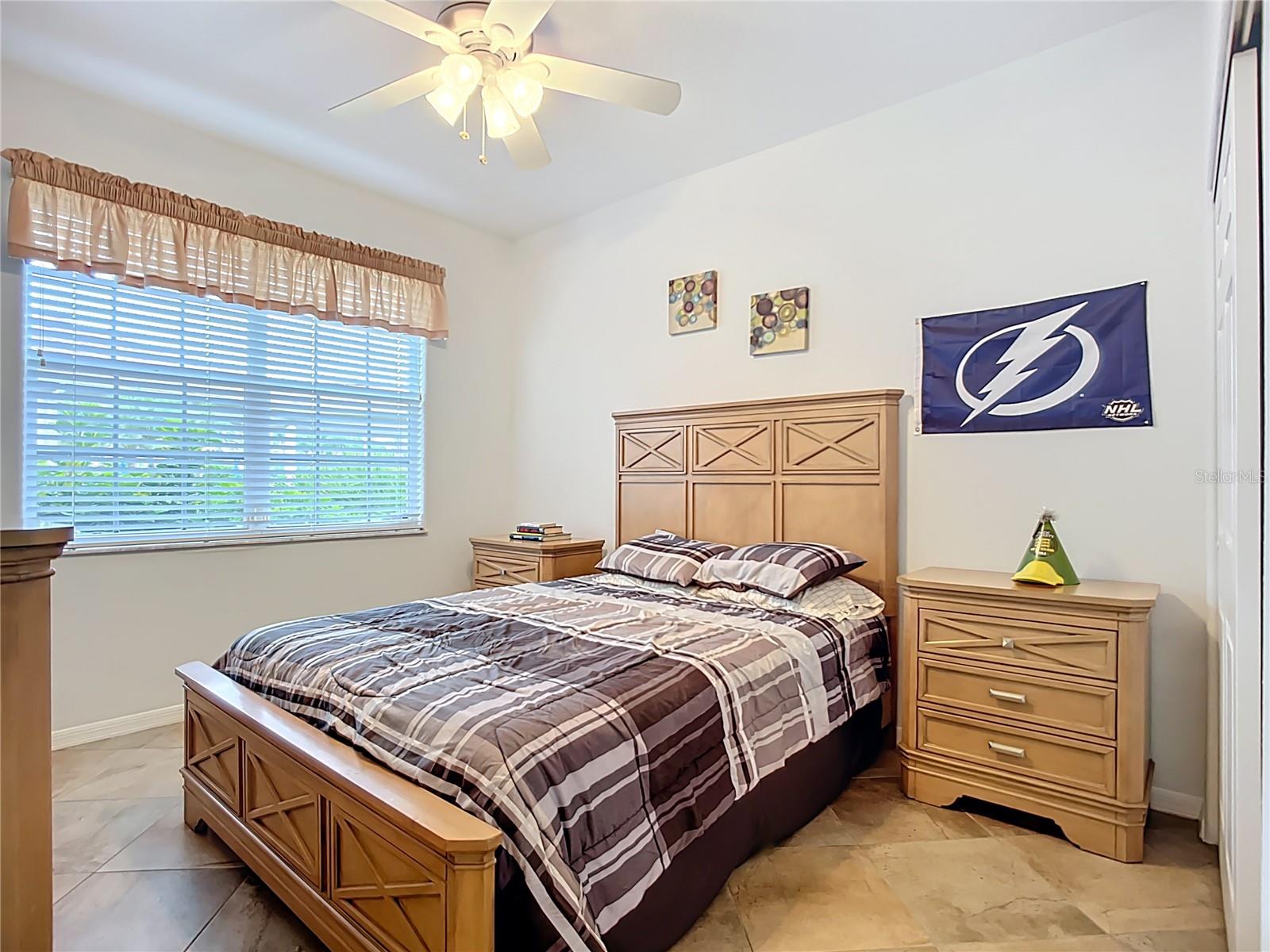 Image 7 of 51 For 8330 Glenrose Way 1610