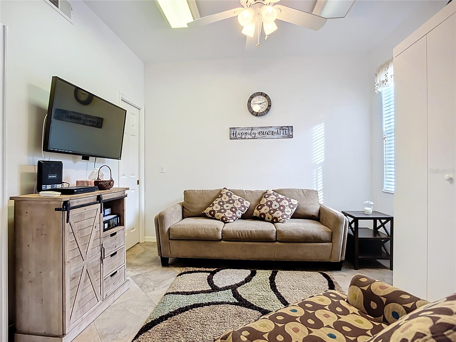 Image 8 of 51 For 8330 Glenrose Way 1610