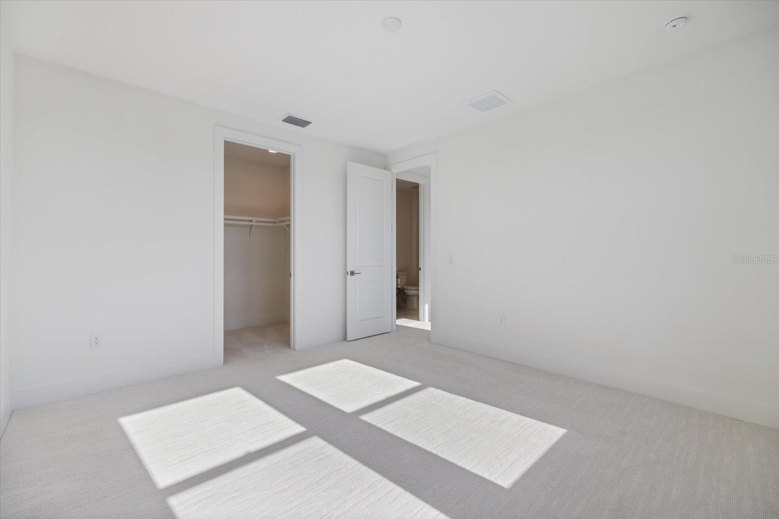 Image 46 of 88 For 2609 Waterfront Circle