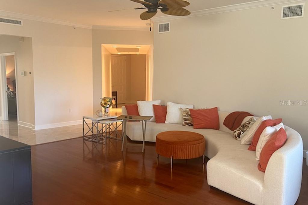 Image 4 of 26 For 5264 Bouchard Circle 102