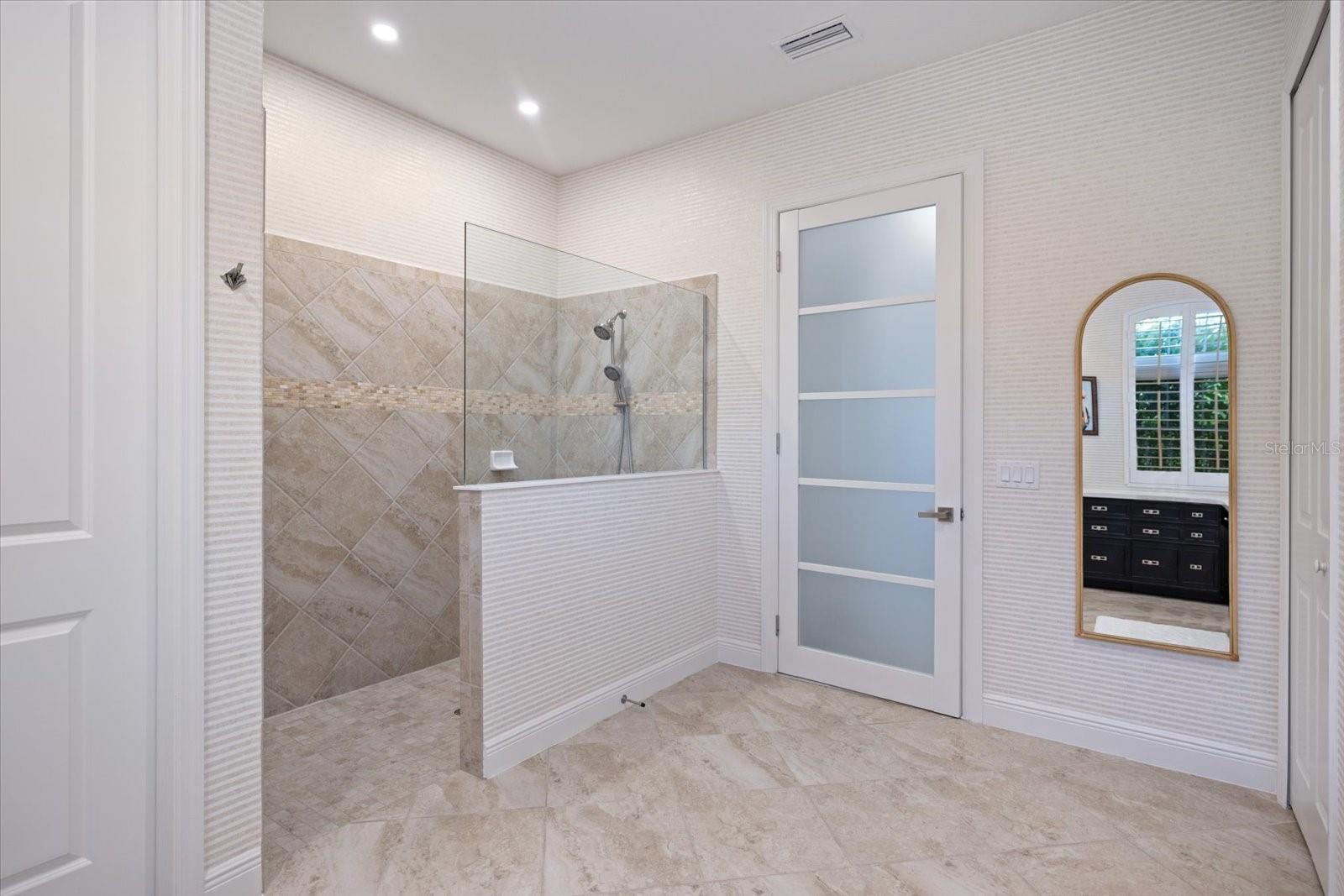 Image 30 of 91 For 26651 Raphis Royale Boulevard