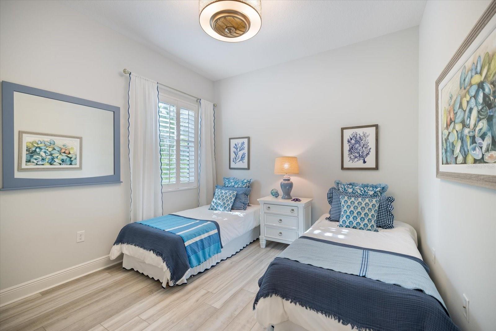 Image 38 of 91 For 26651 Raphis Royale Boulevard