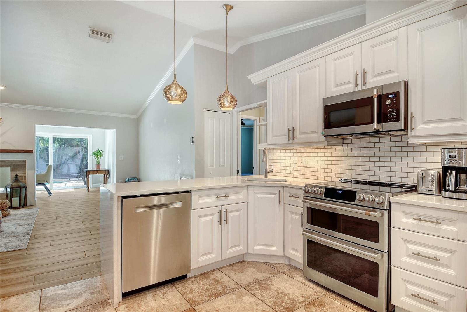 Image 11 of 30 For 6907 Easton Court