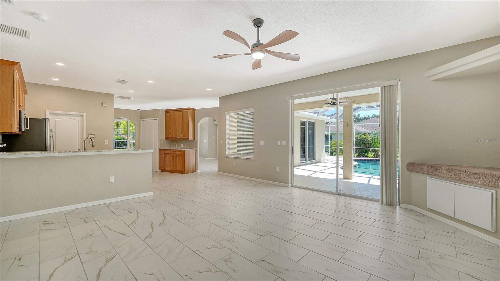Image 13 of 36 For 4010 Green Tree Avenue