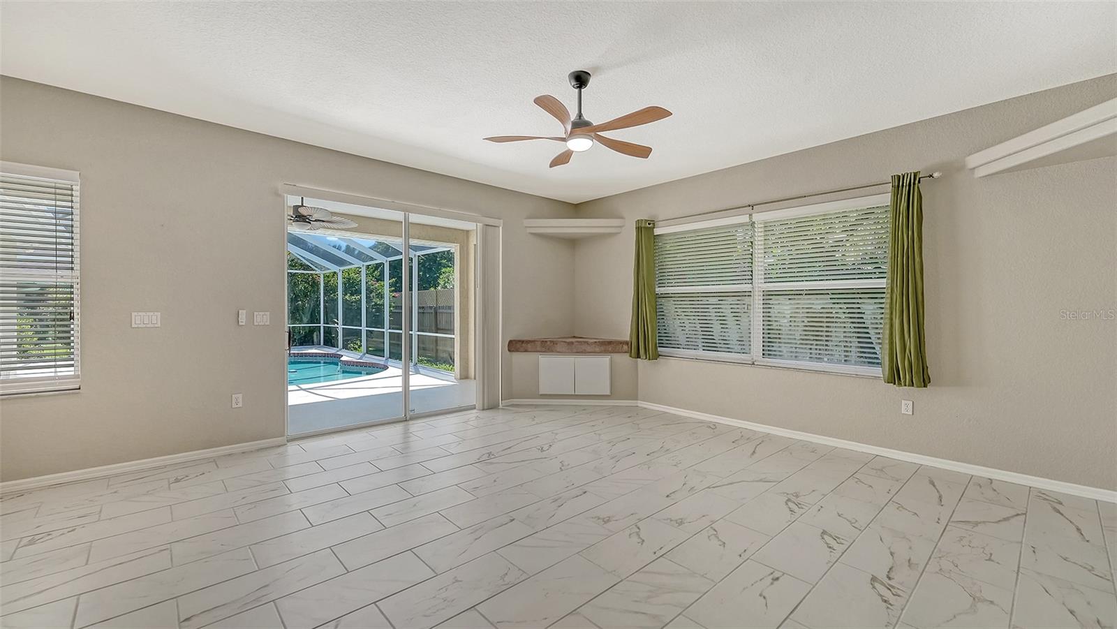 Image 14 of 36 For 4010 Green Tree Avenue