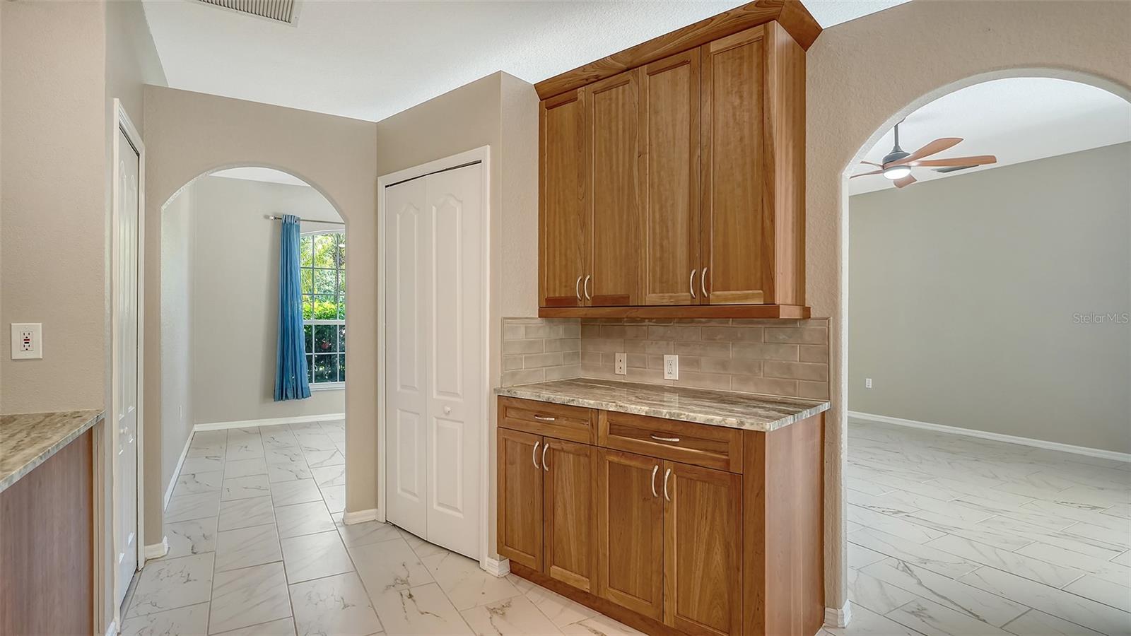 Image 16 of 36 For 4010 Green Tree Avenue