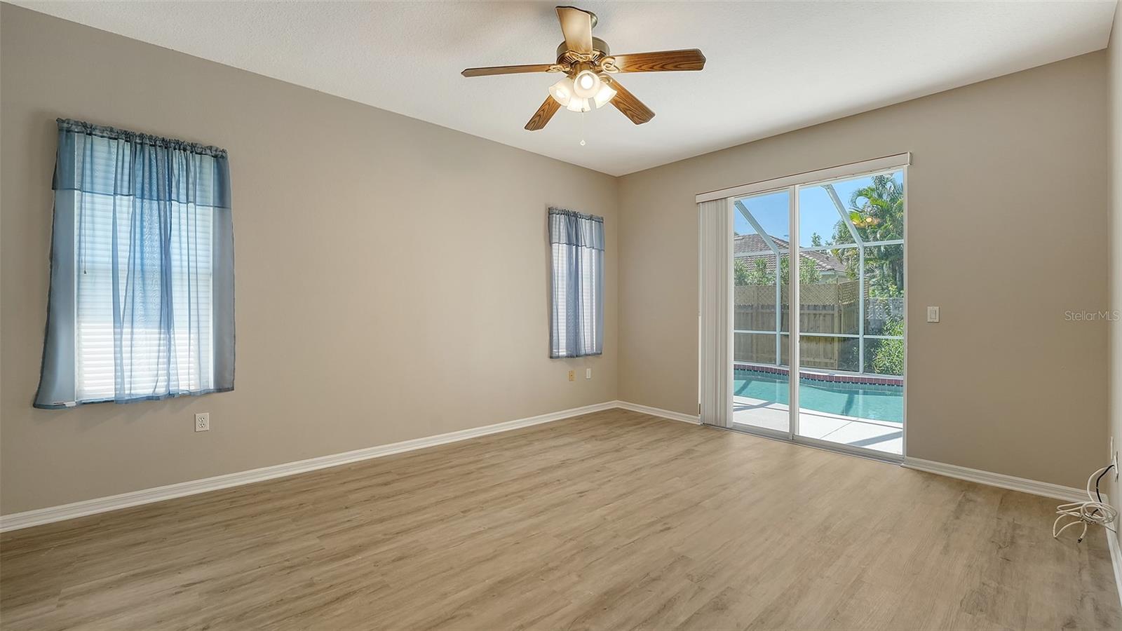 Image 19 of 36 For 4010 Green Tree Avenue