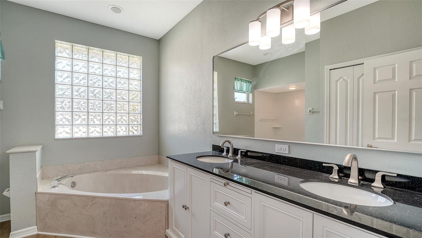 Image 22 of 36 For 4010 Green Tree Avenue