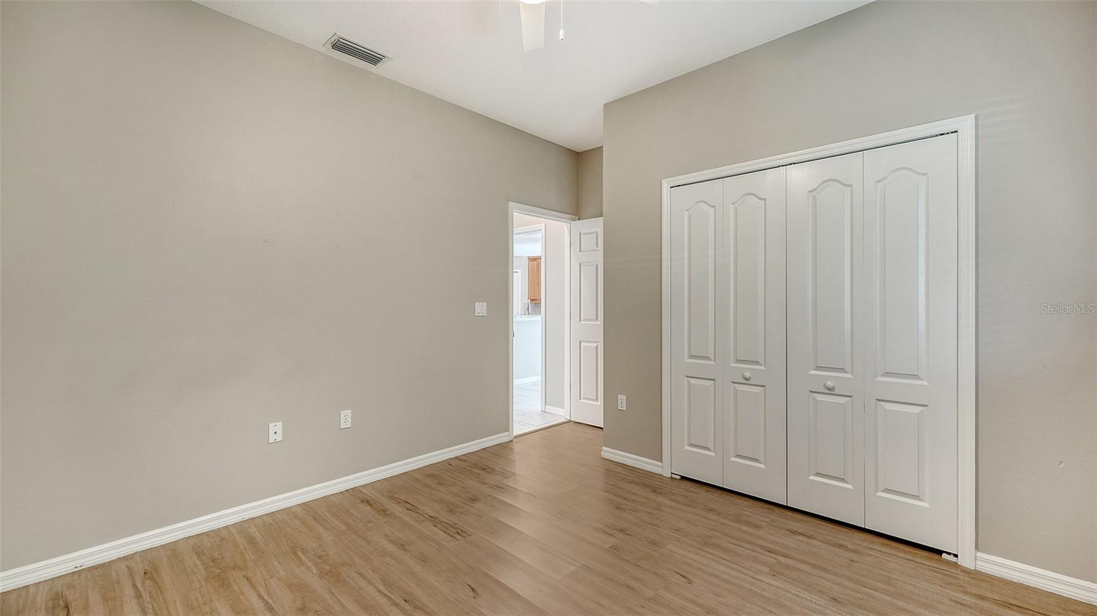 Image 27 of 36 For 4010 Green Tree Avenue