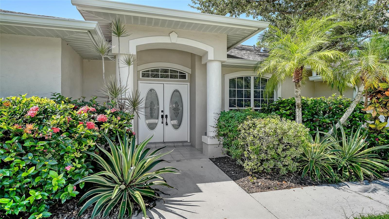 Image 3 of 36 For 4010 Green Tree Avenue