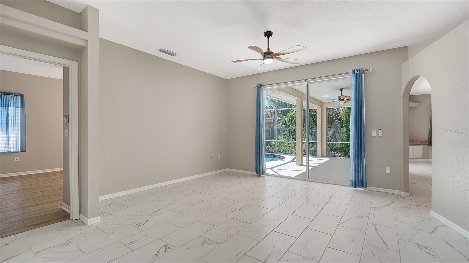 Image 4 of 36 For 4010 Green Tree Avenue