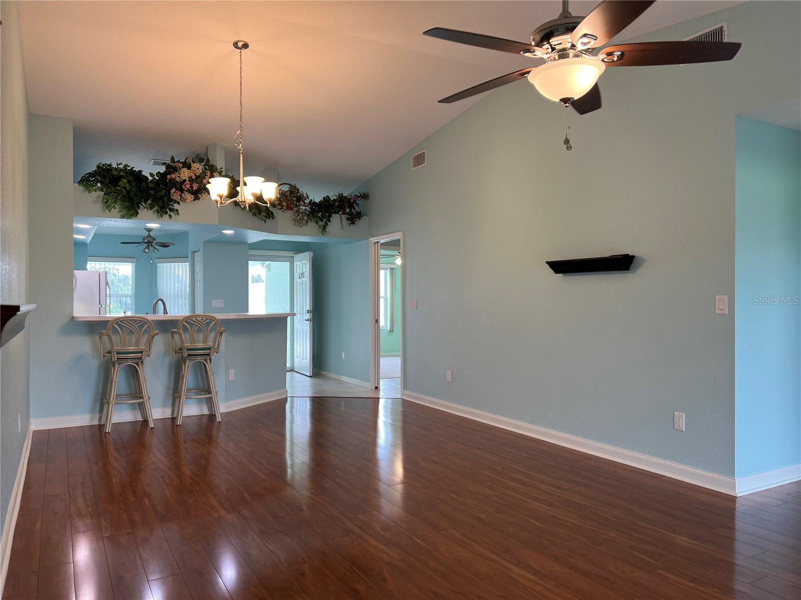 Image 12 of 41 For 5725 Greenwood Avenue 6203