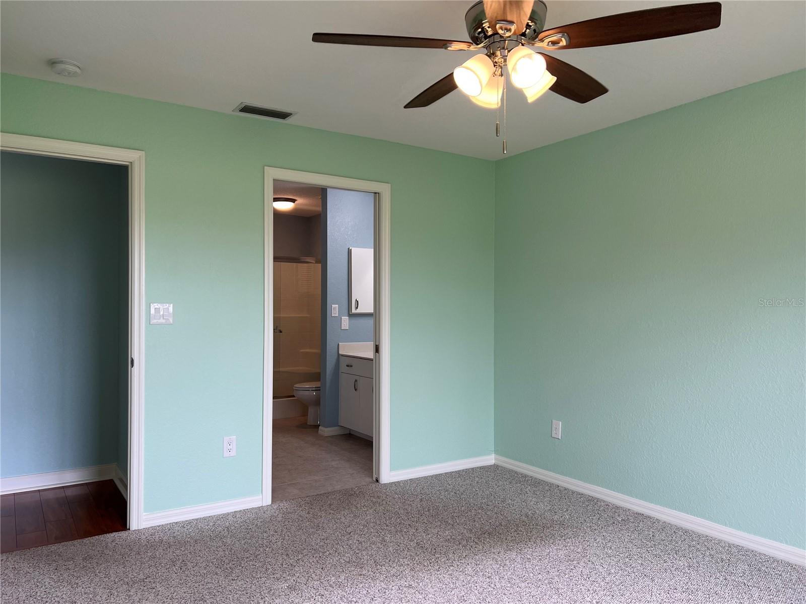 Image 19 of 41 For 5725 Greenwood Avenue 6203