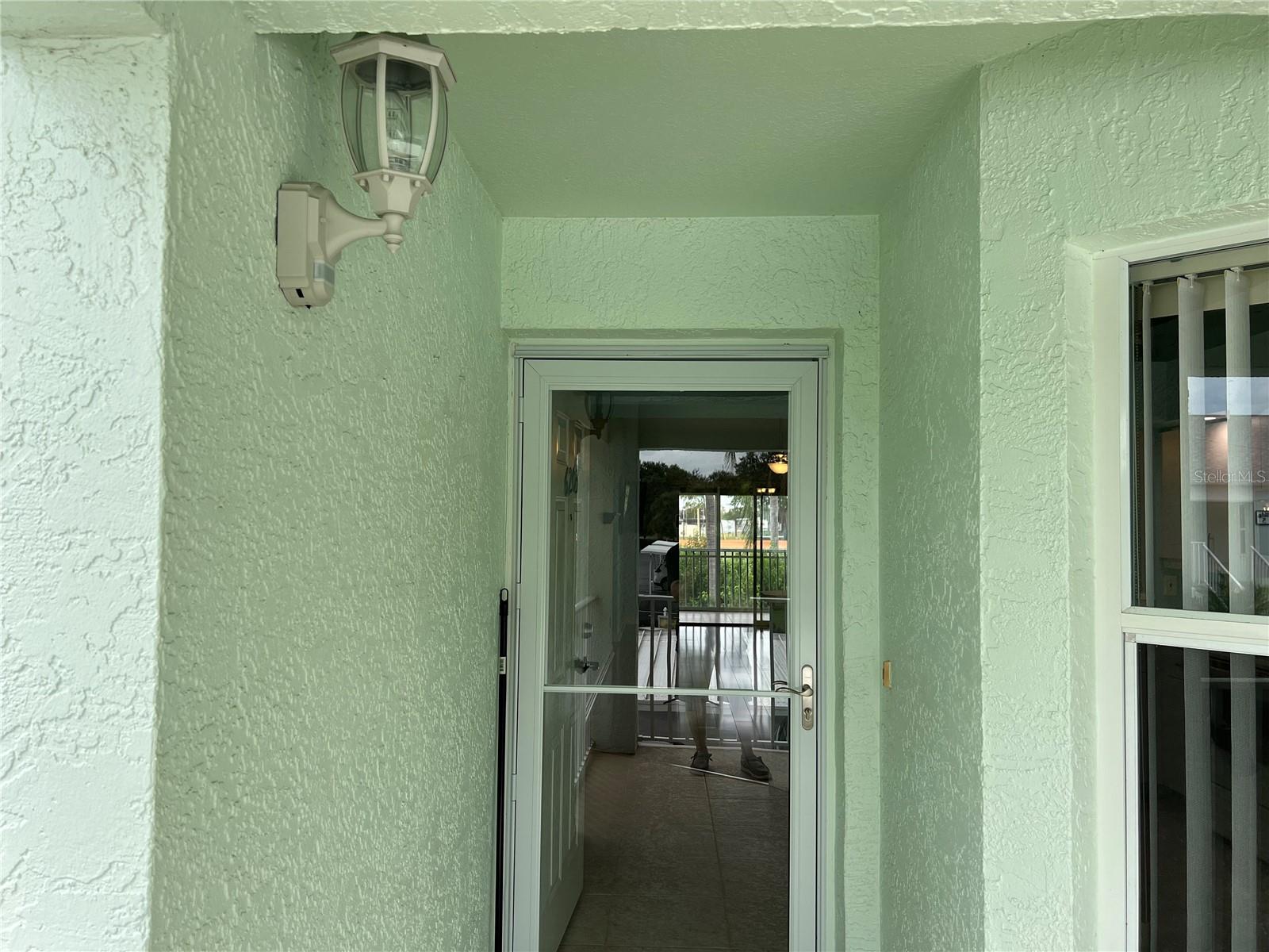 Image 2 of 41 For 5725 Greenwood Avenue 6203