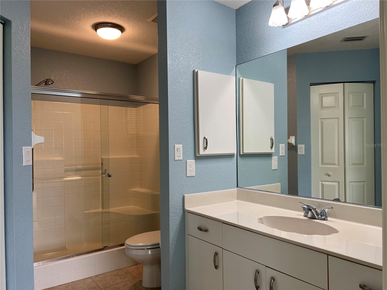 Image 21 of 41 For 5725 Greenwood Avenue 6203