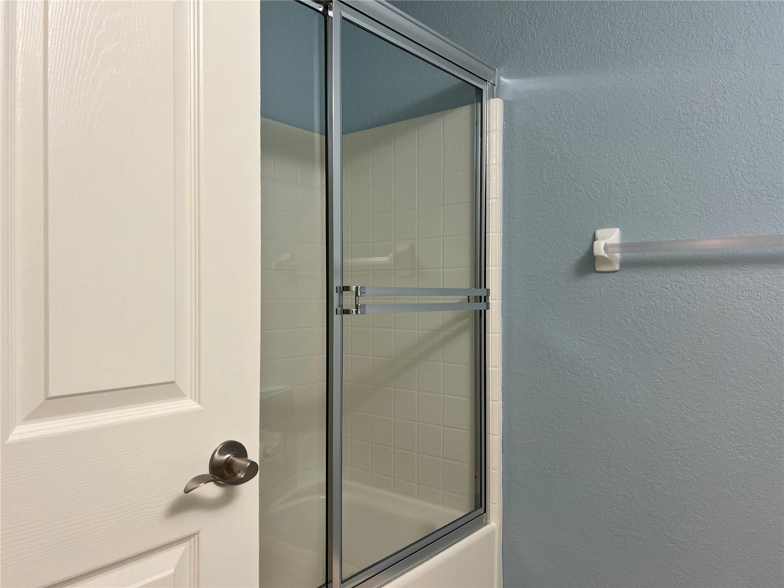 Image 25 of 41 For 5725 Greenwood Avenue 6203