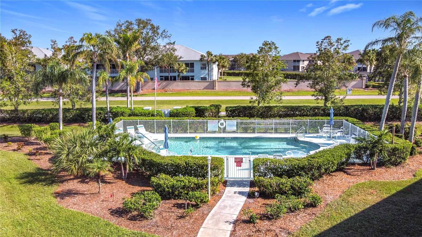 Image 31 of 41 For 5725 Greenwood Avenue 6203