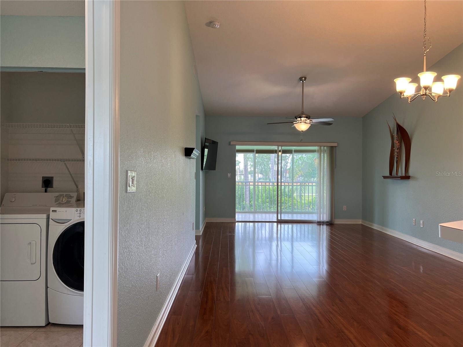 Image 4 of 41 For 5725 Greenwood Avenue 6203