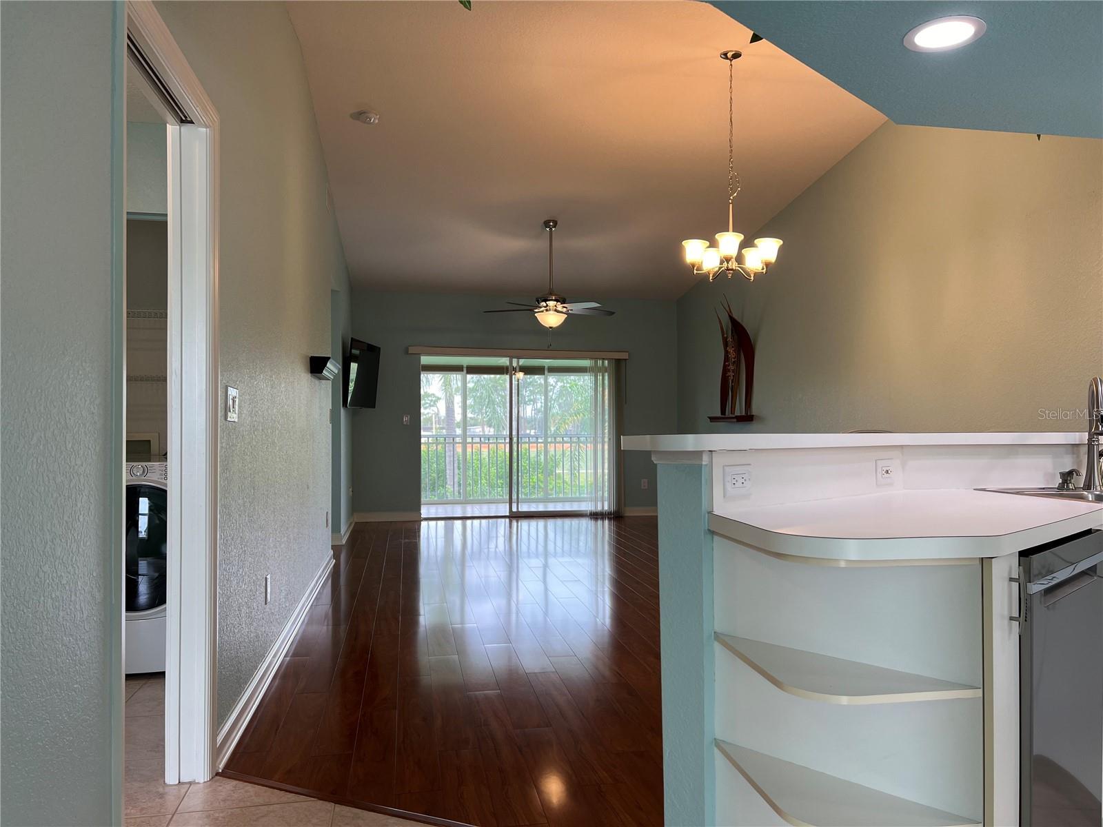 Image 6 of 41 For 5725 Greenwood Avenue 6203