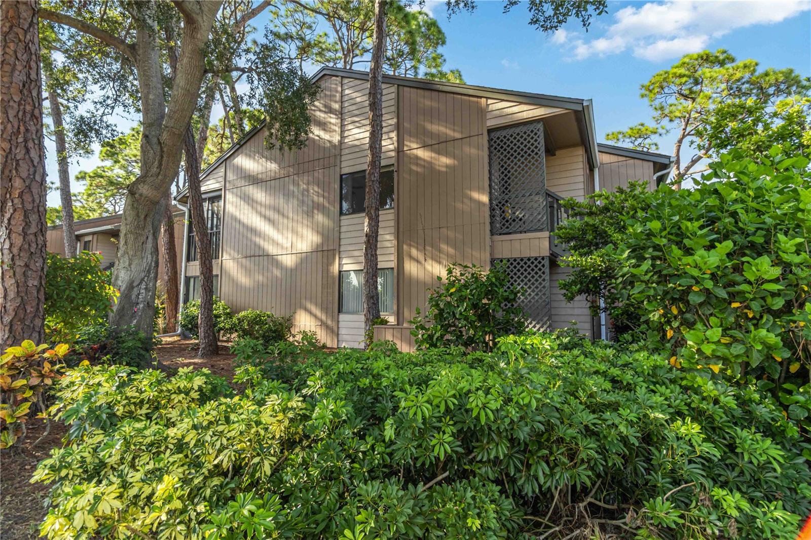 Image 2 of 31 For 1720 Glenhouse Drive 325