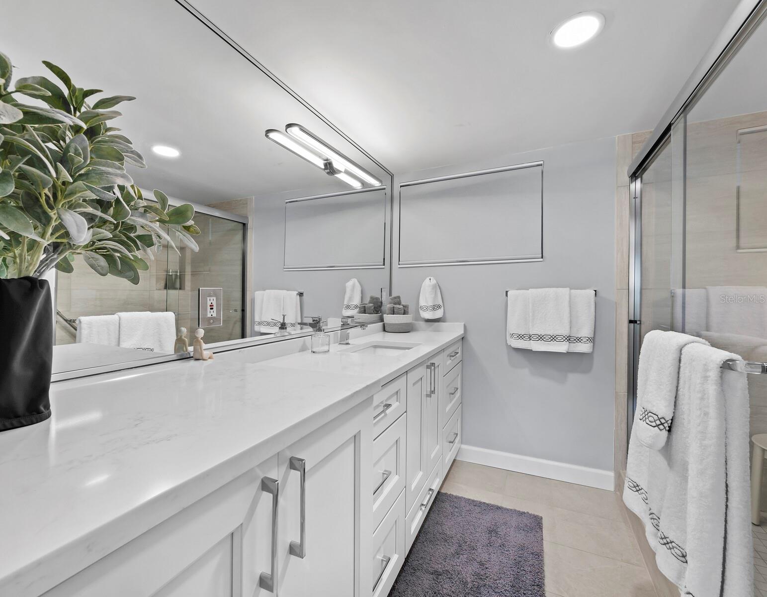 Image 12 of 52 For 4400 Exeter Drive 201