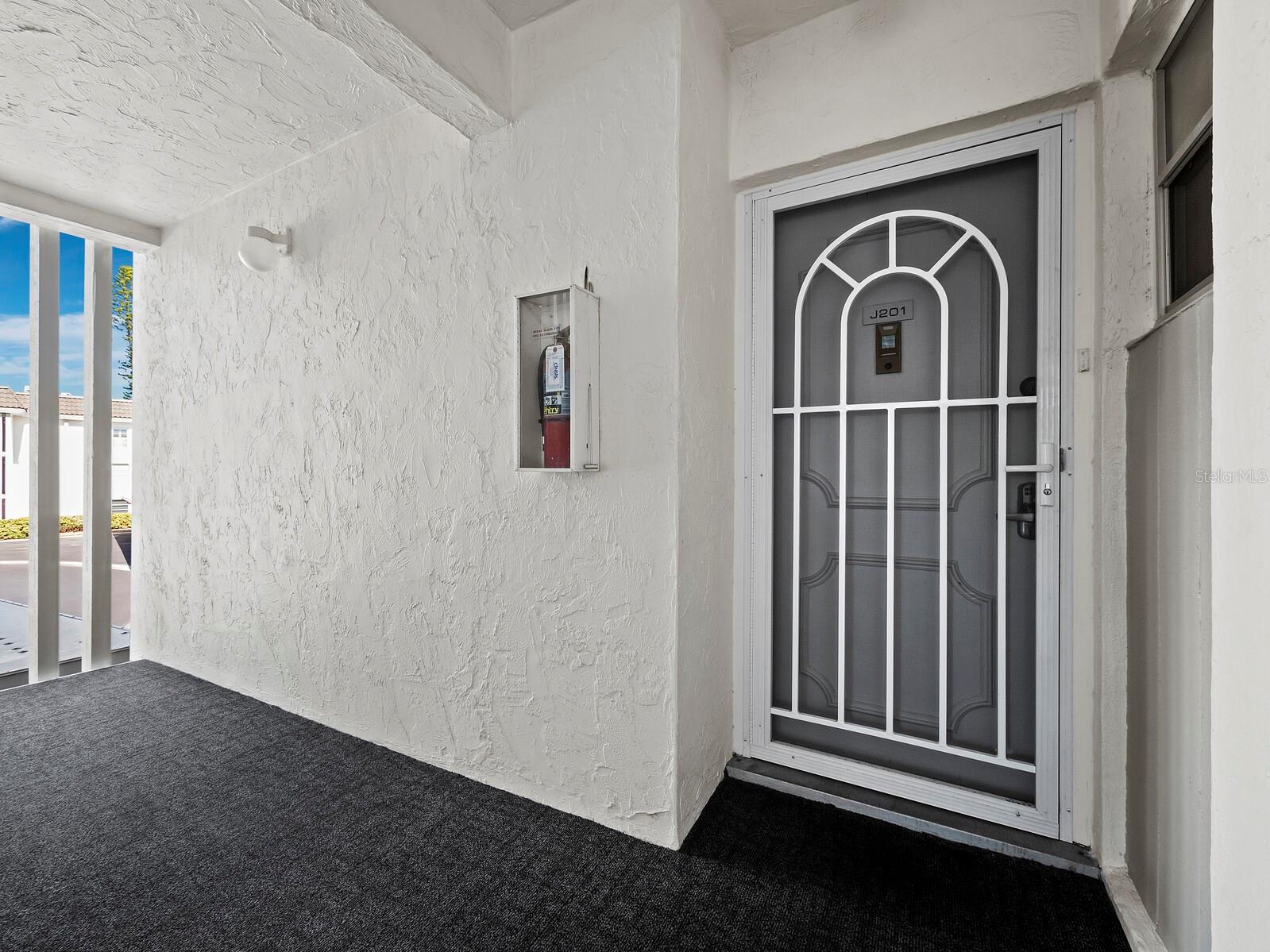 Image 4 of 52 For 4400 Exeter Drive 201