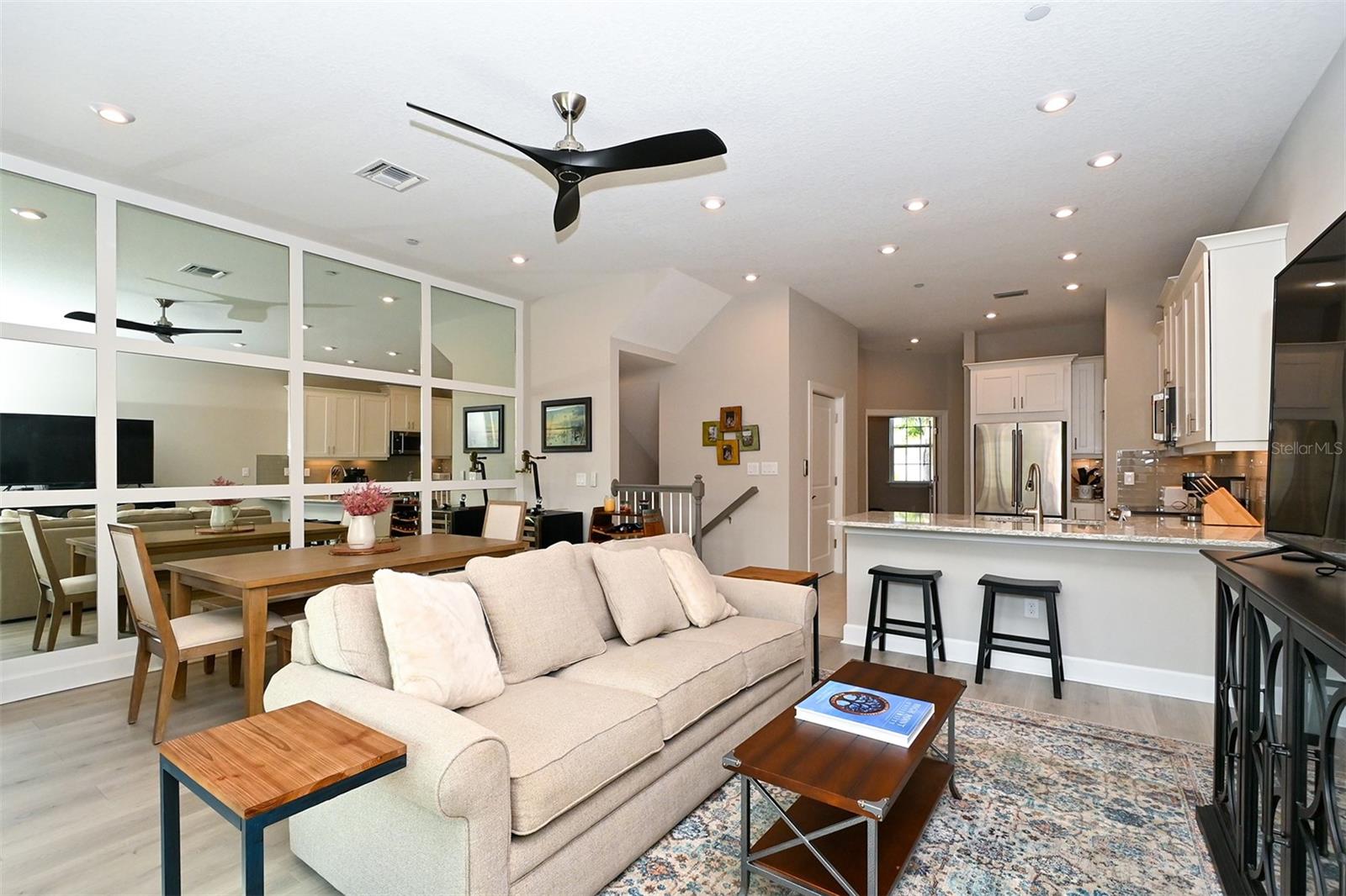 Image 10 of 71 For 5560 Cannes Circle 3-106