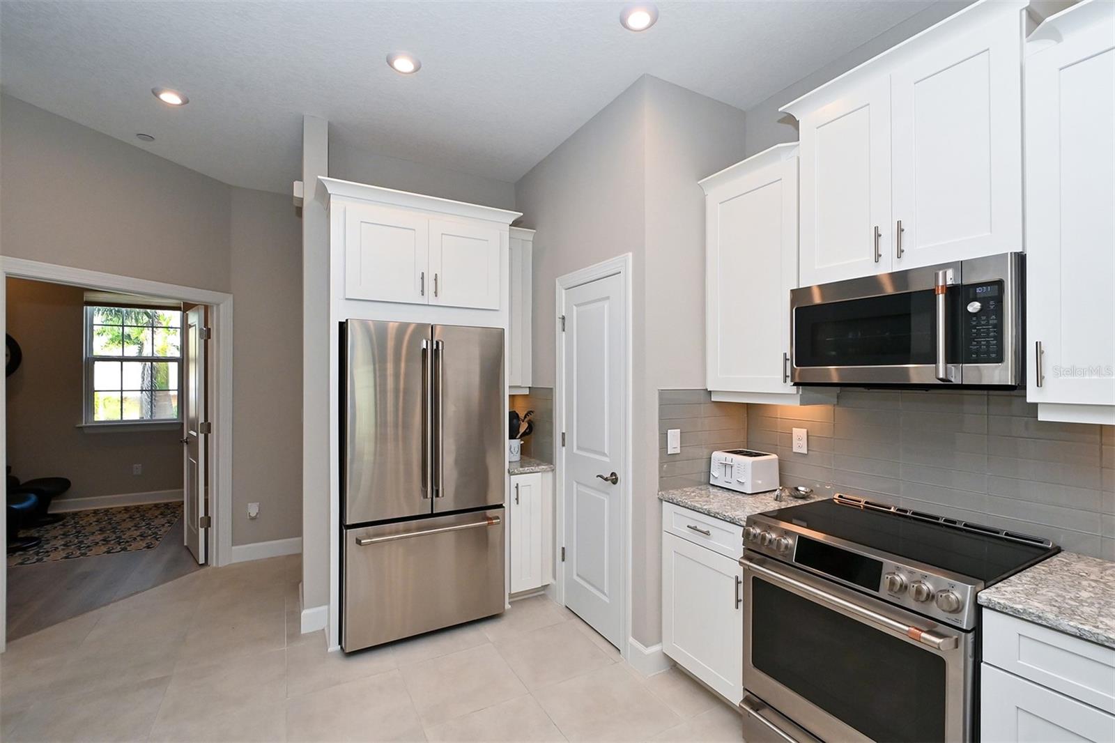 Image 14 of 71 For 5560 Cannes Circle 3-106