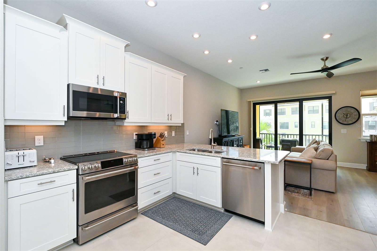 Image 15 of 71 For 5560 Cannes Circle 3-106