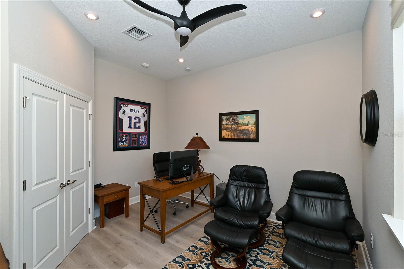 Image 17 of 71 For 5560 Cannes Circle 3-106