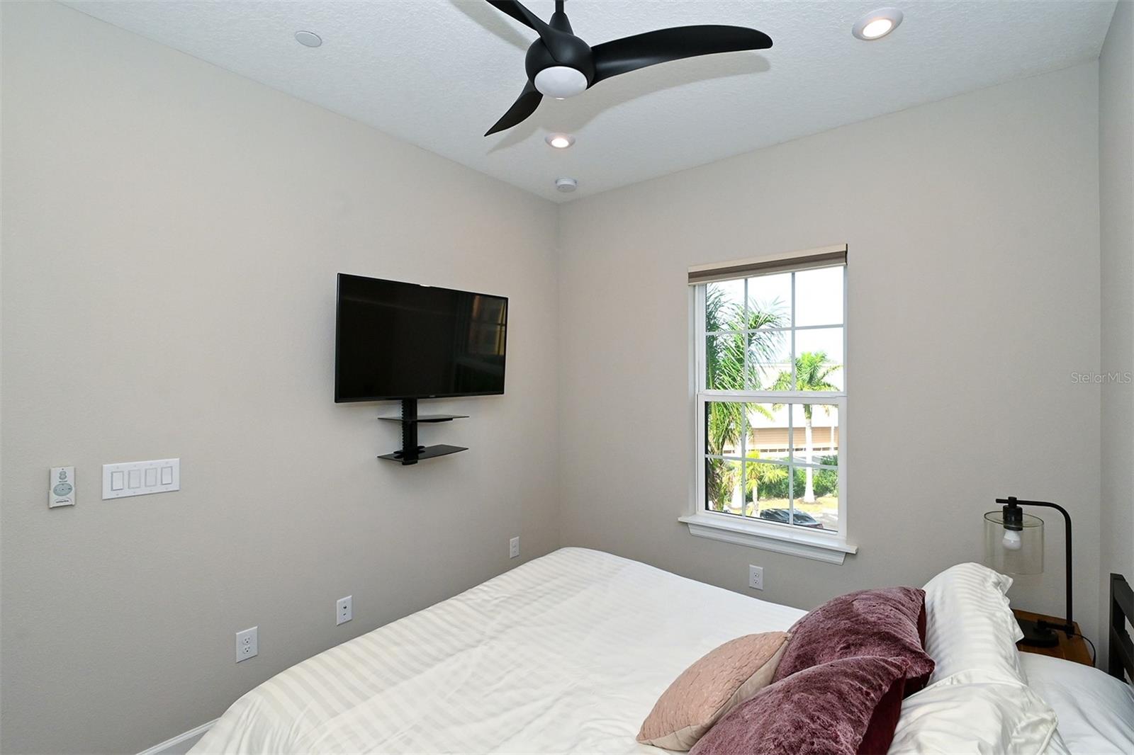 Image 30 of 71 For 5560 Cannes Circle 3-106