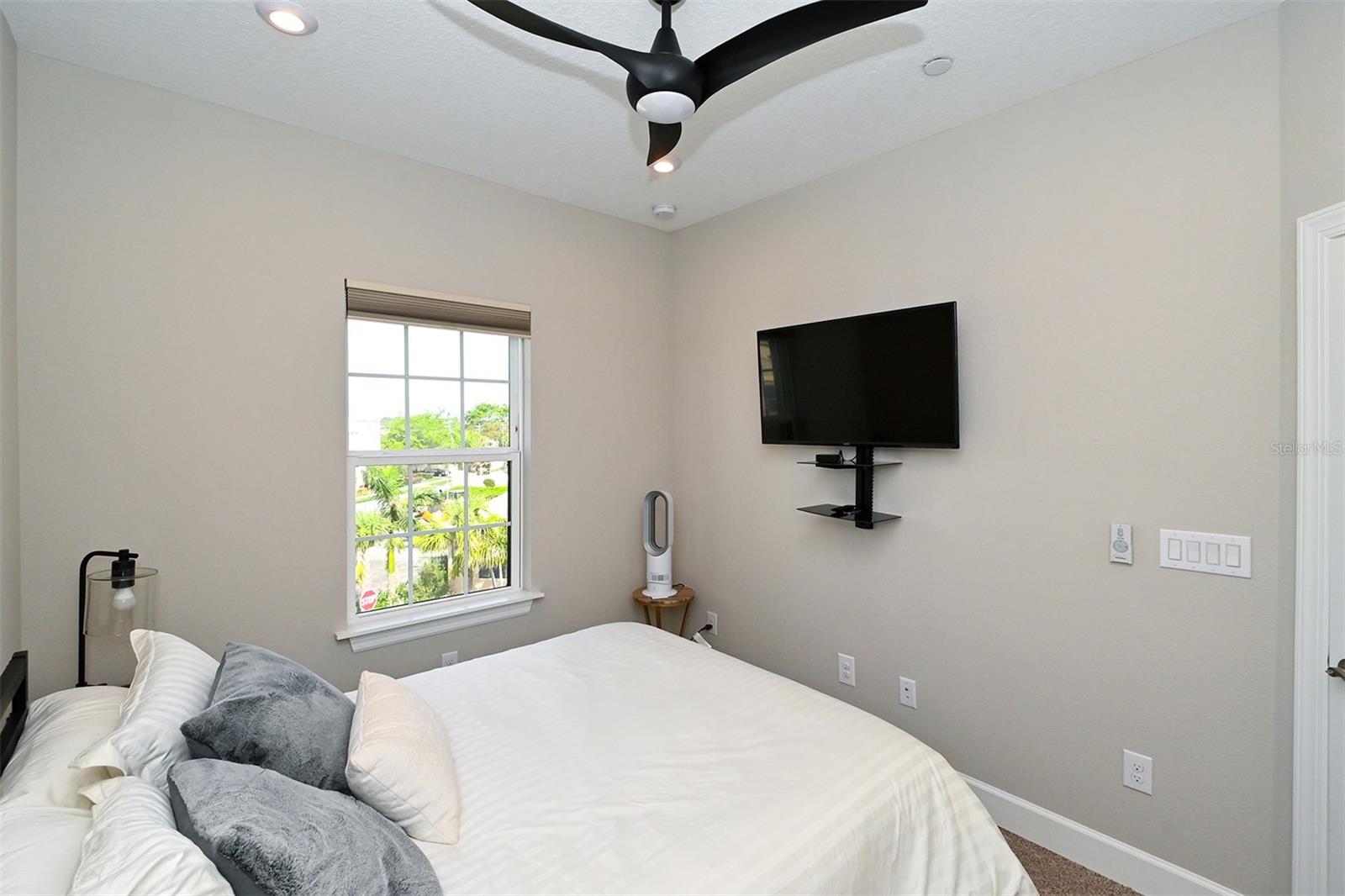 Image 36 of 71 For 5560 Cannes Circle 3-106