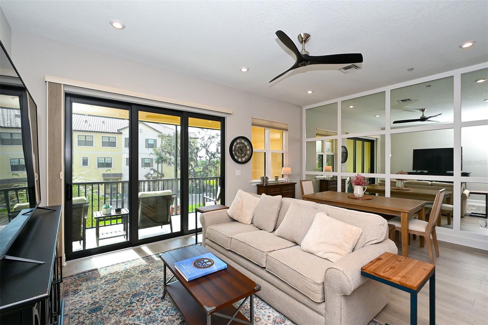 Image 7 of 71 For 5560 Cannes Circle 3-106