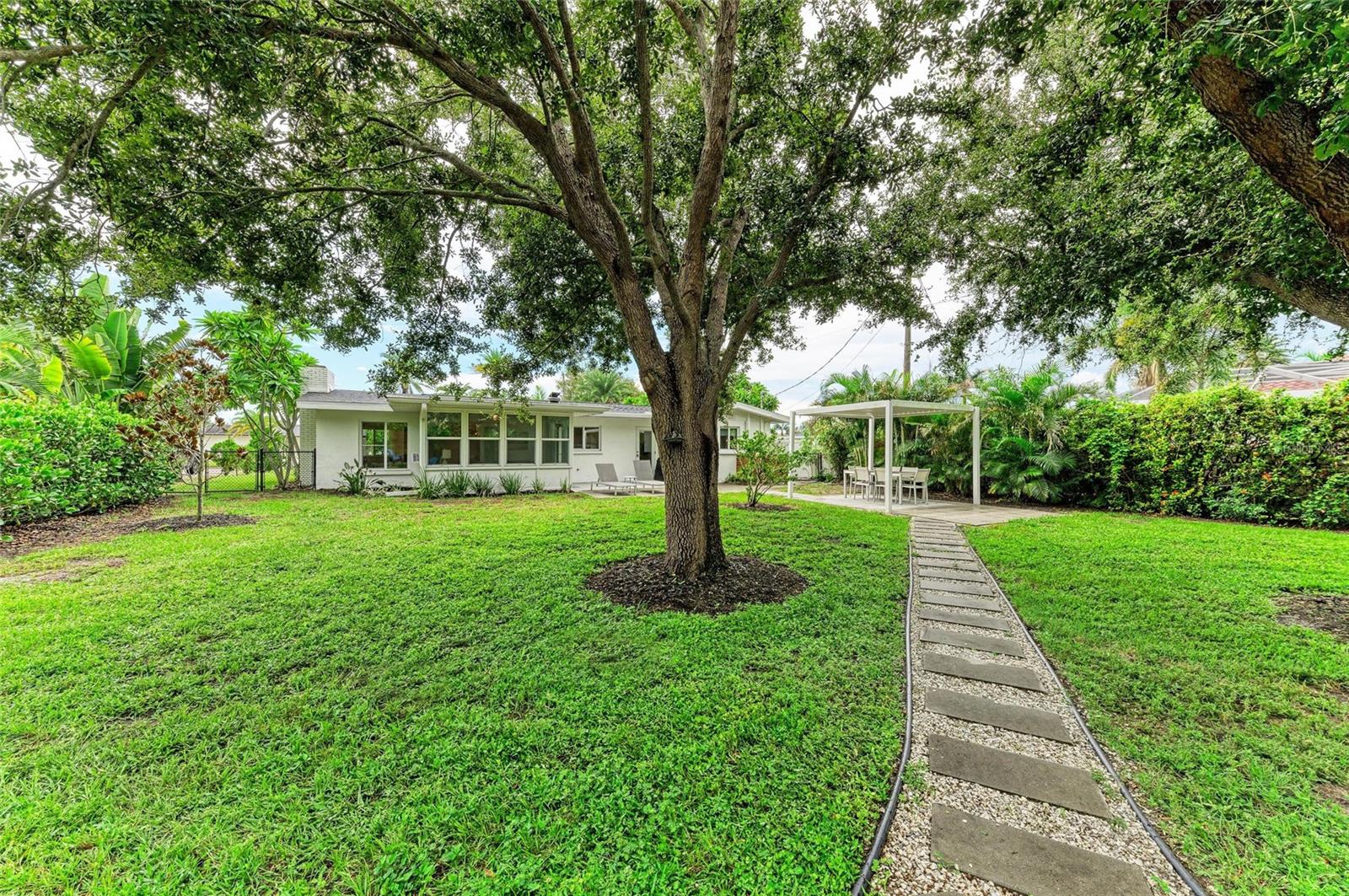 Image 21 of 24 For 302 San Marco Drive