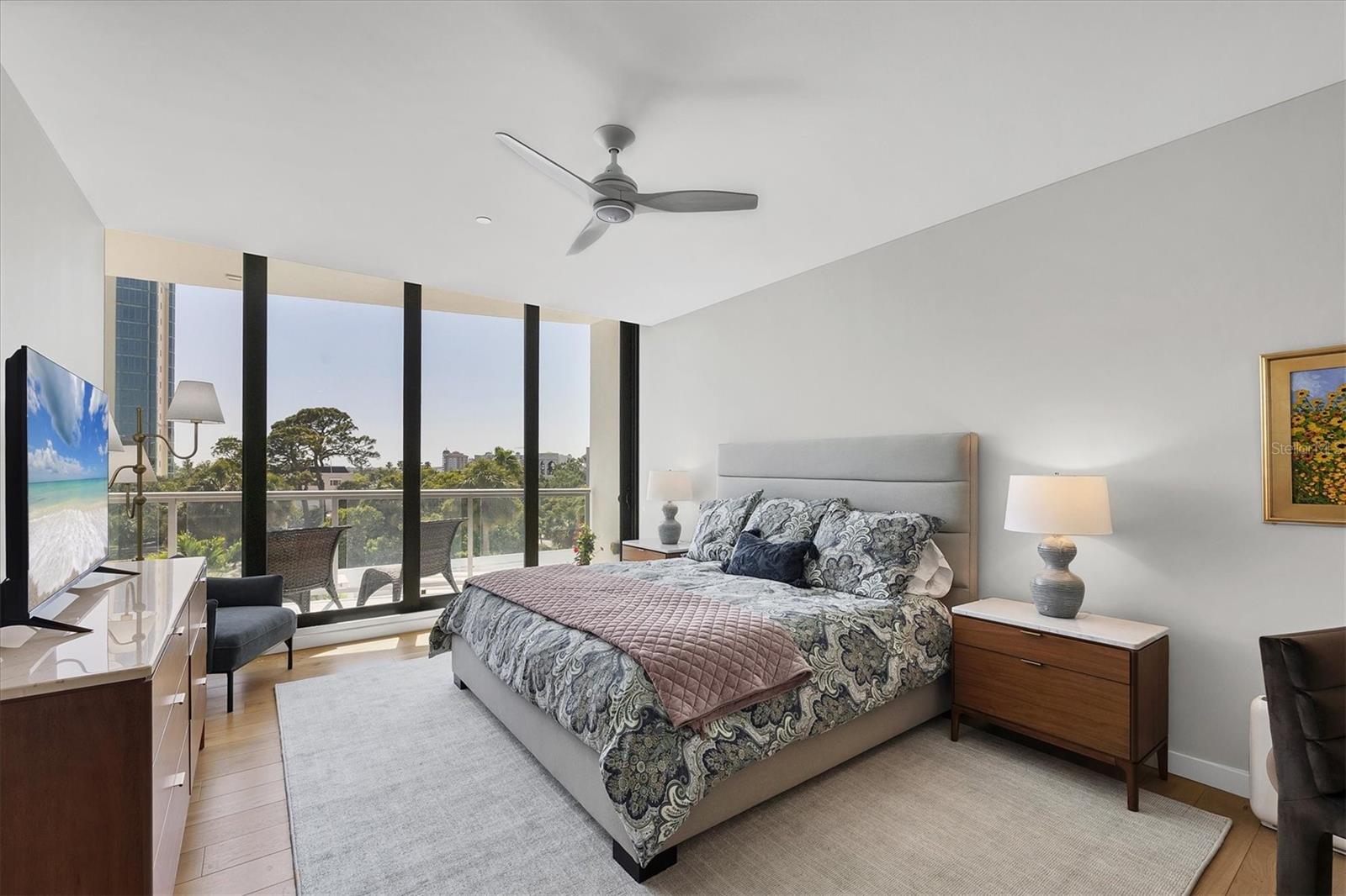 Image 17 of 69 For 300 Pineapple Avenue 302