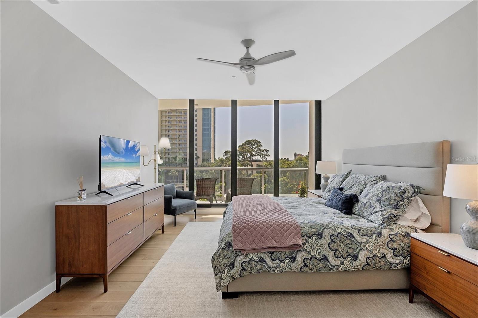 Image 18 of 69 For 300 Pineapple Avenue 302