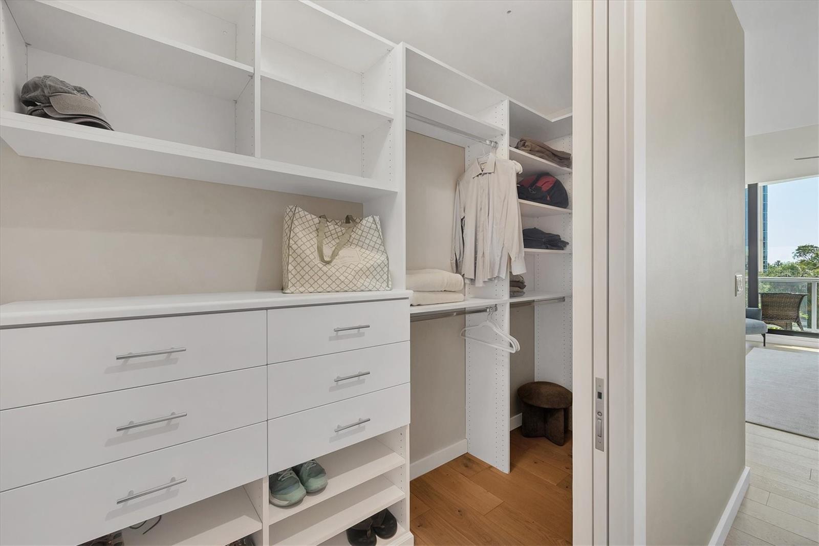 Image 21 of 69 For 300 Pineapple Avenue 302