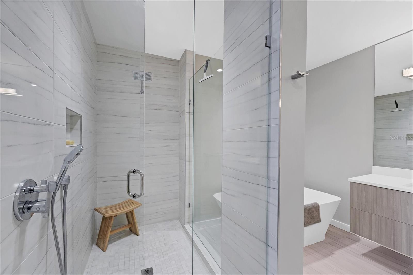 Image 23 of 69 For 300 Pineapple Avenue 302