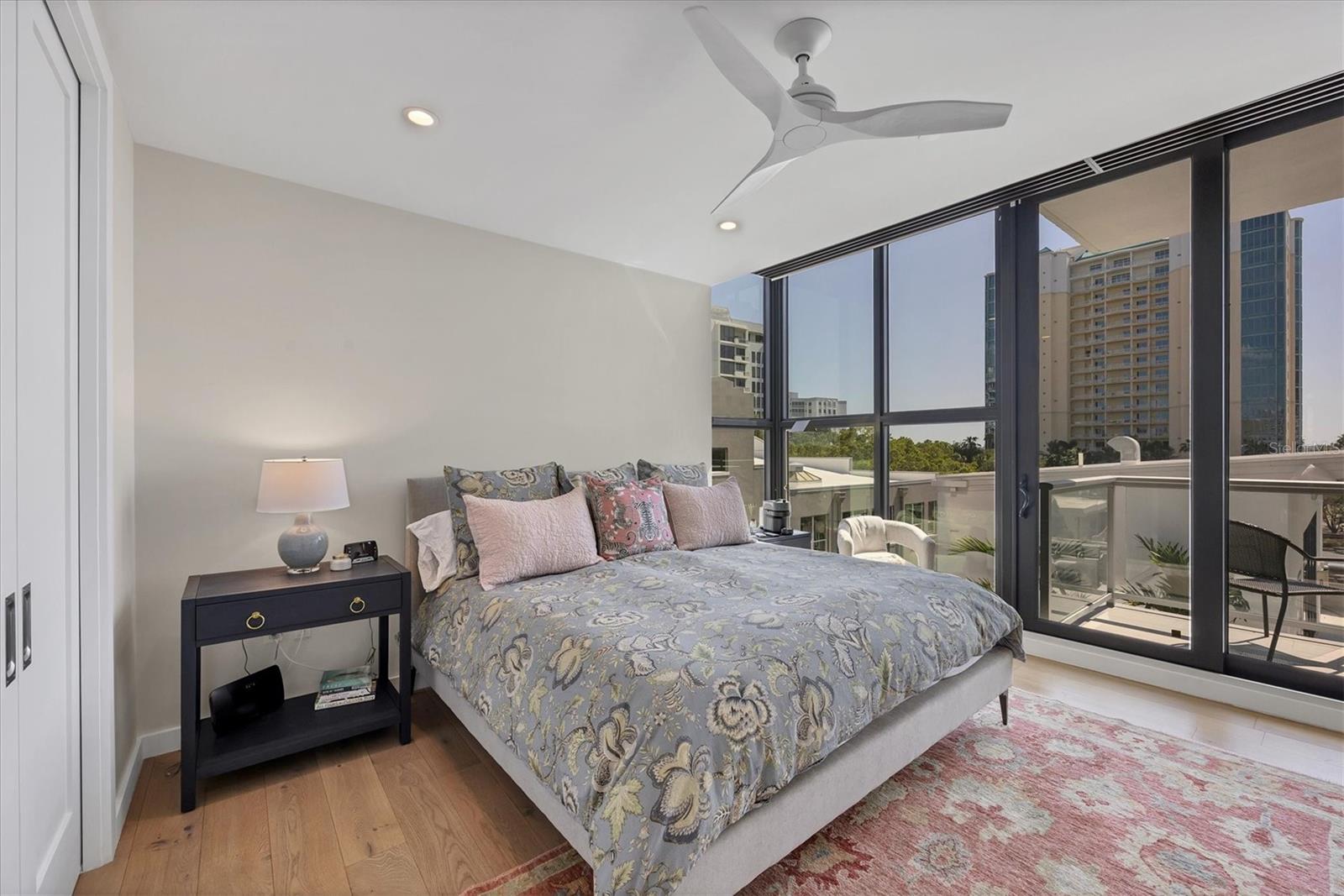 Image 25 of 69 For 300 Pineapple Avenue 302