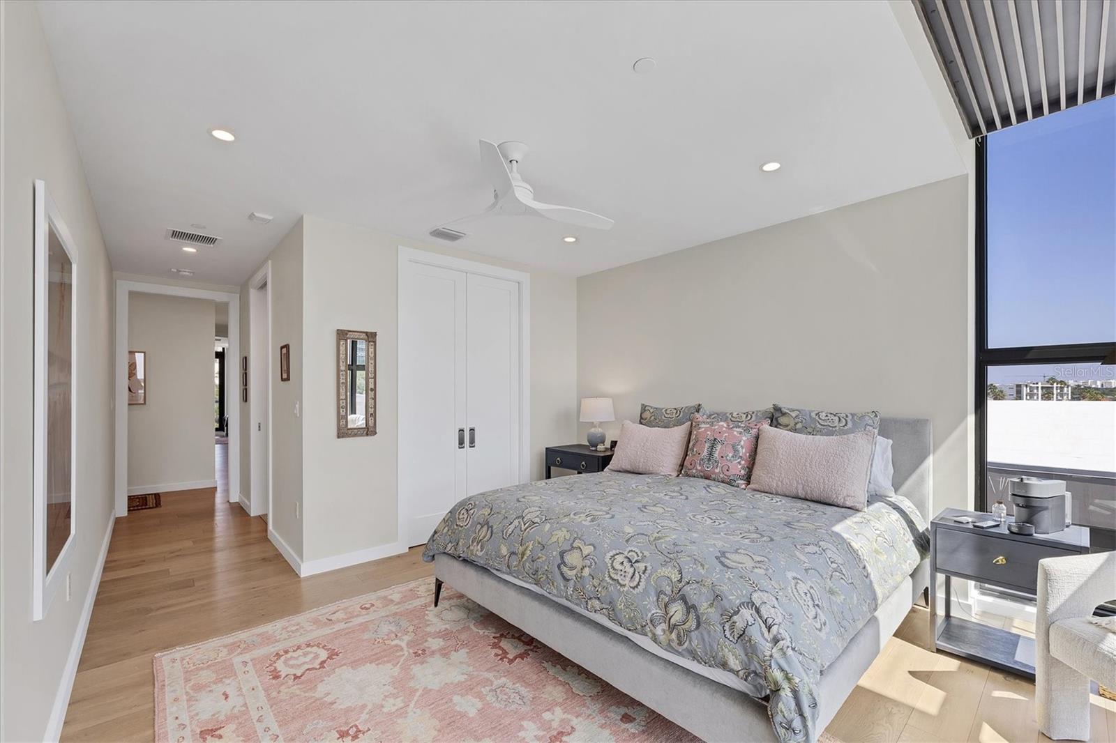 Image 26 of 69 For 300 Pineapple Avenue 302