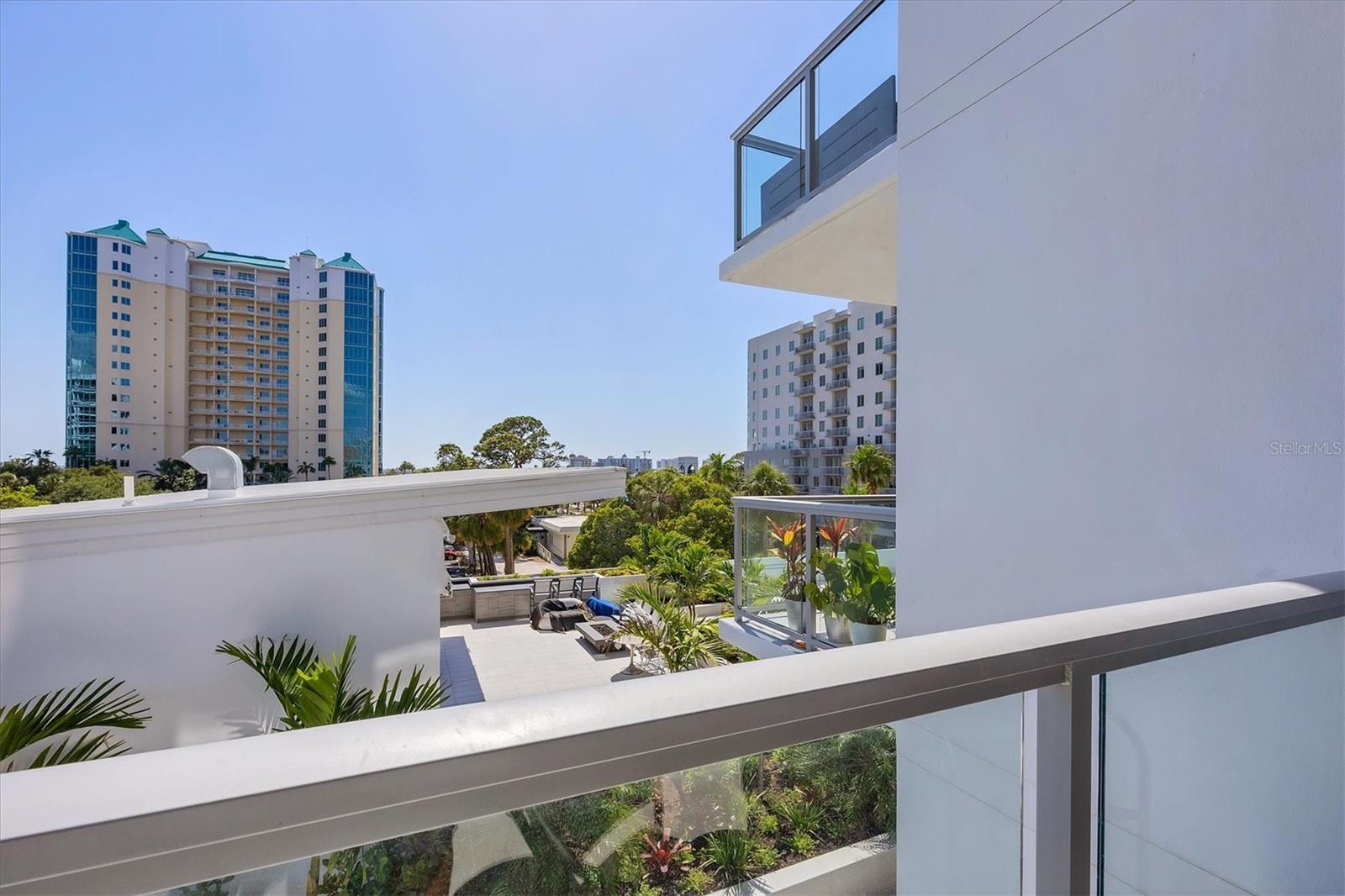 Image 28 of 69 For 300 Pineapple Avenue 302