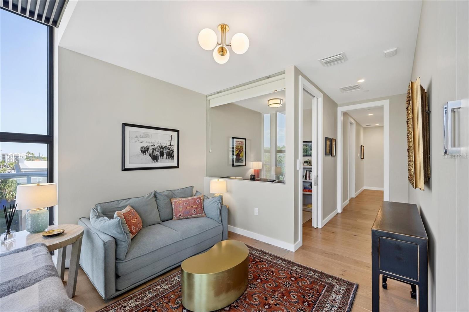 Image 31 of 69 For 300 Pineapple Avenue 302