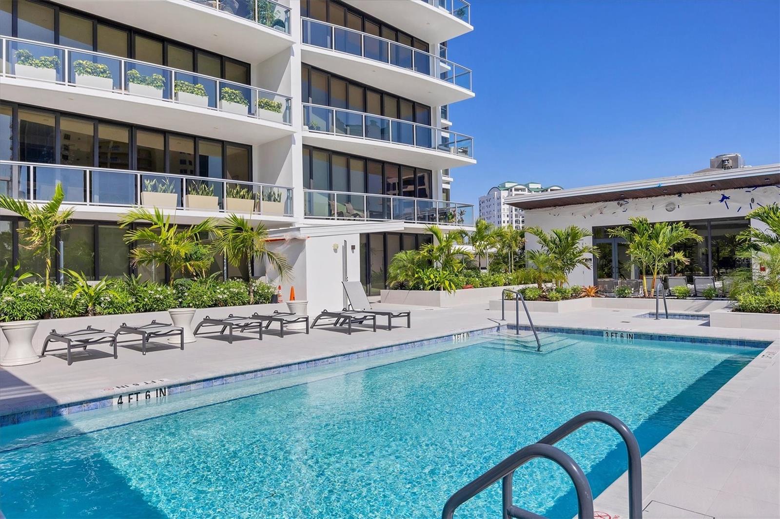 Image 53 of 69 For 300 Pineapple Avenue 302