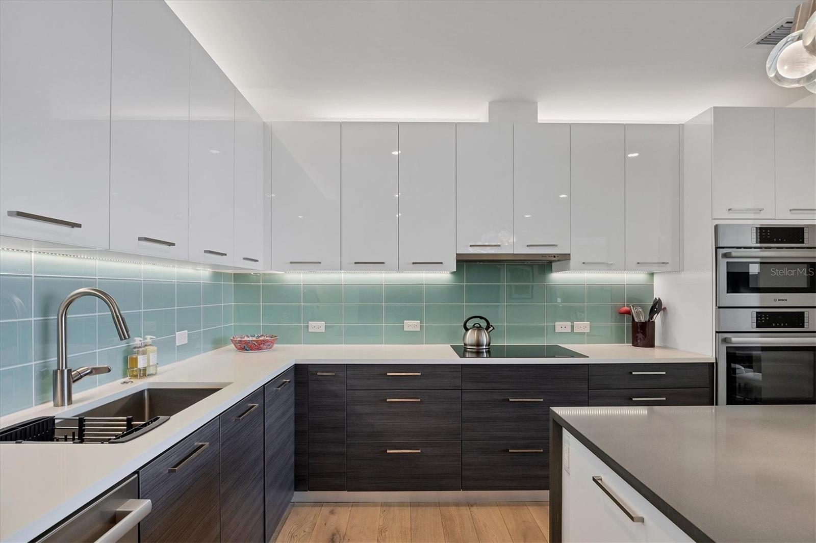 Image 9 of 69 For 300 Pineapple Avenue 302