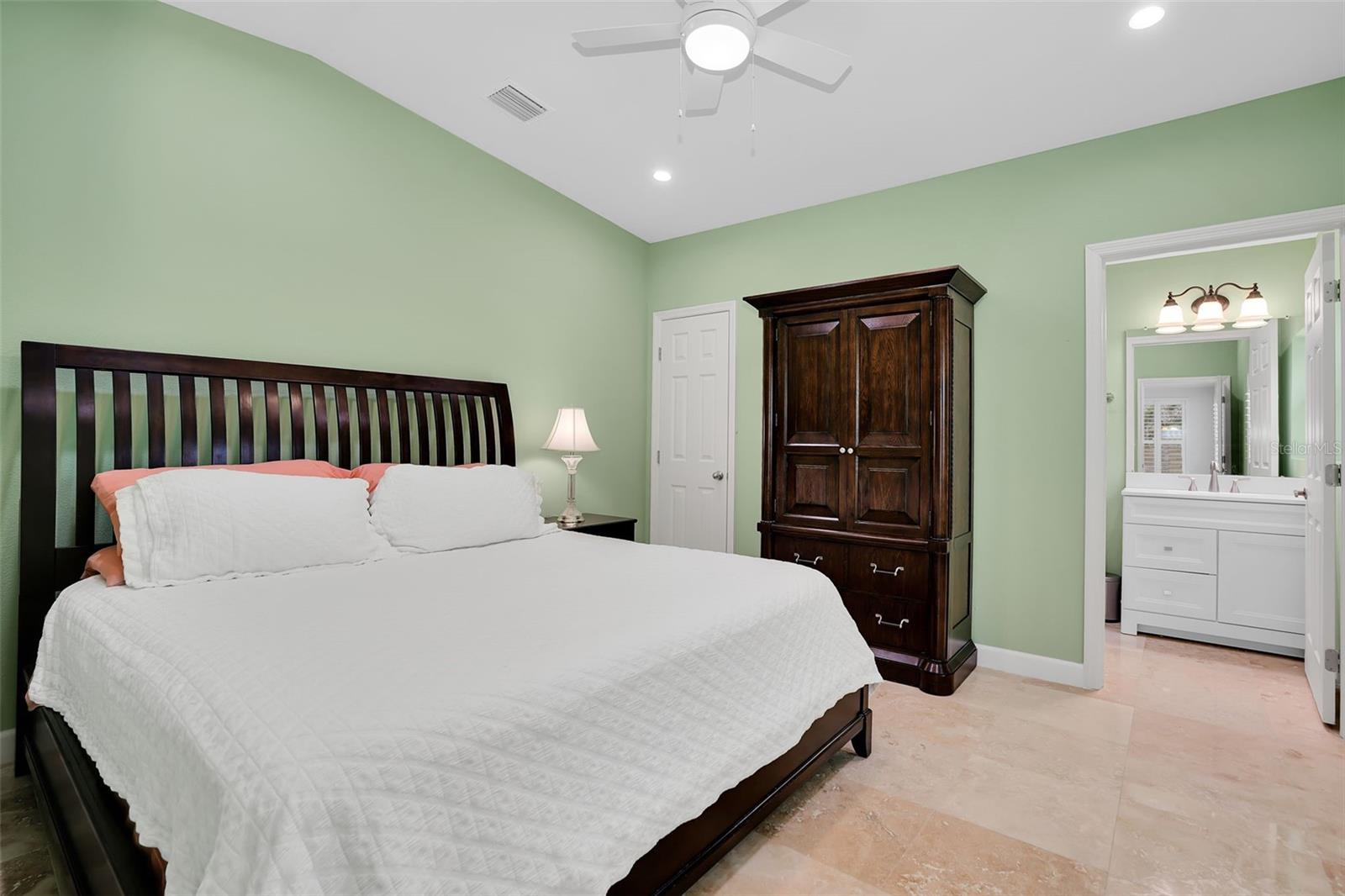 Image 30 of 71 For 3118 Fielder Street