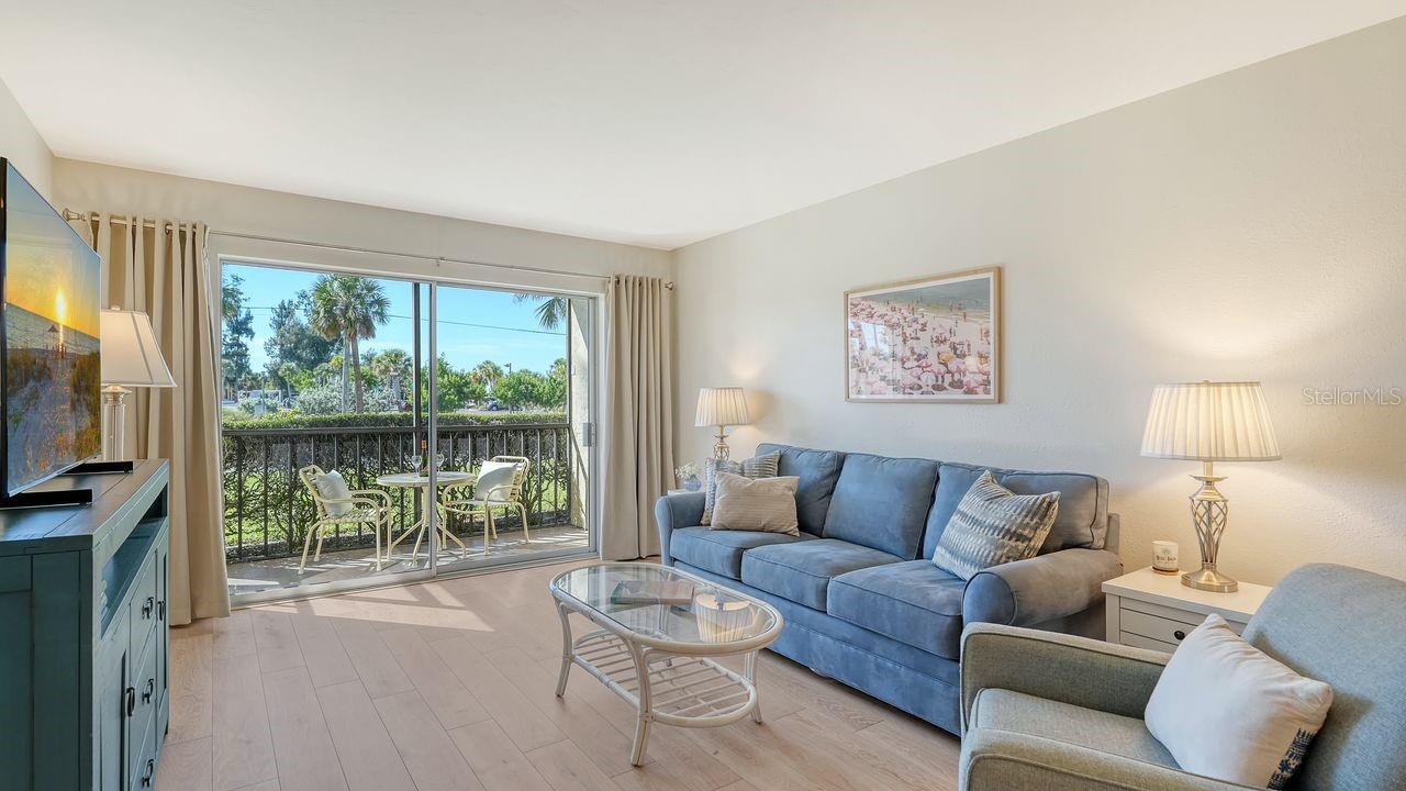 Image 10 of 70 For 925 Beach Road 109