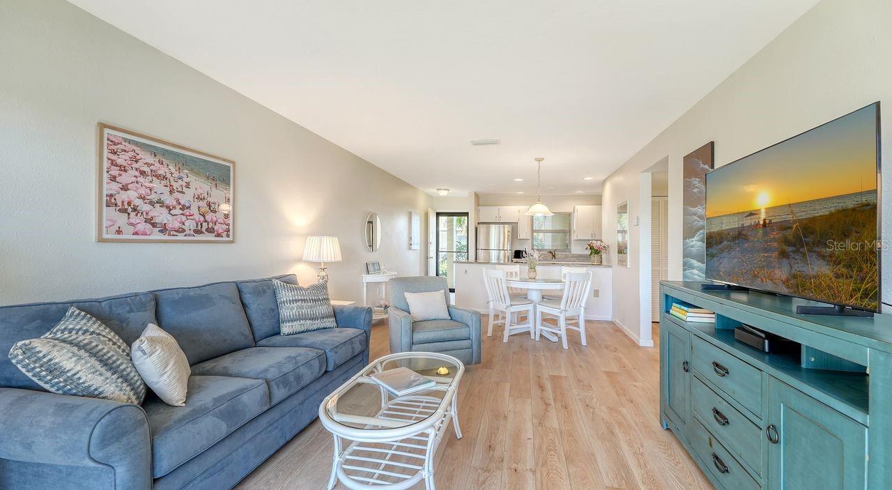 Image 13 of 70 For 925 Beach Road 109