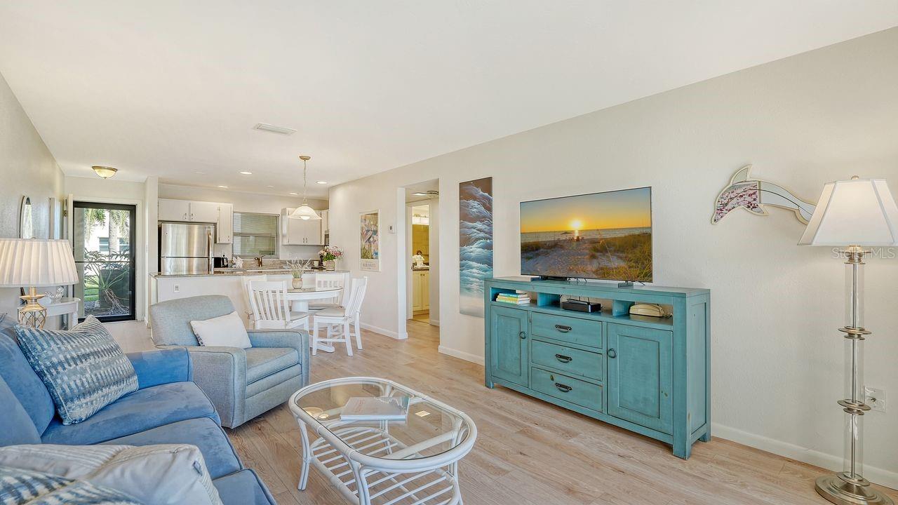 Image 14 of 70 For 925 Beach Road 109