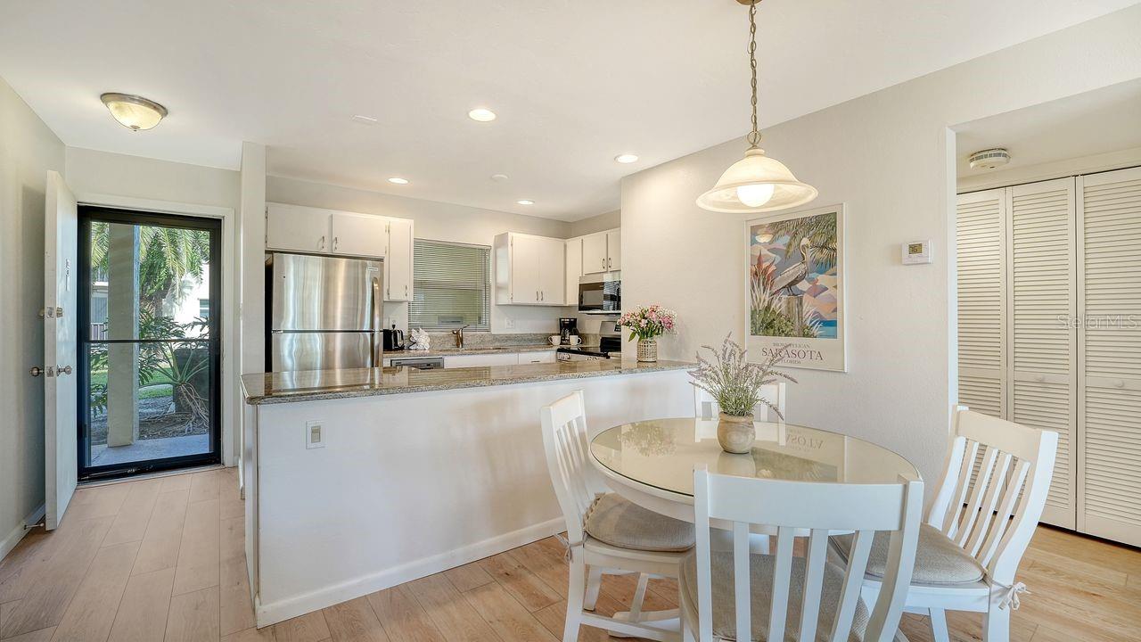 Image 16 of 70 For 925 Beach Road 109